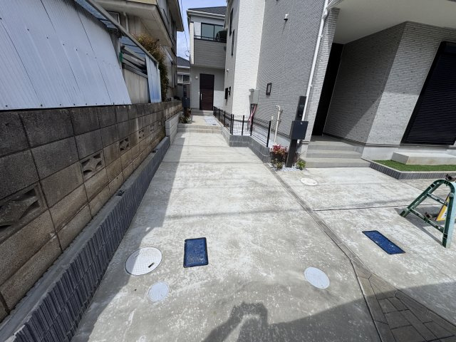 松戸市南花島３丁目新築戸建【上本郷第二小学校：9分】の駐車場|A号棟駐車スペース
