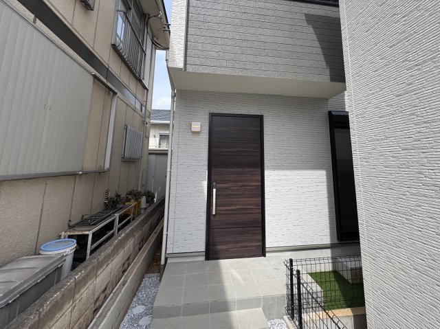 松戸市南花島３丁目新築戸建【上本郷第二小学校：9分】のエントランス|エントランス・玄関ポーチ