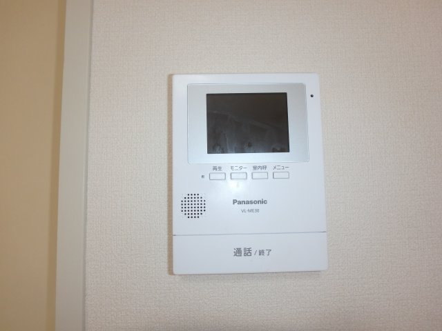 メゾンミルキーウェイのセキュリティ|モニターインターホン　退去前の為、以前の写真です。