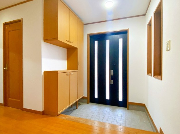 リフォーム　中古戸建　岐阜市粟野台　平成13年築の玄関