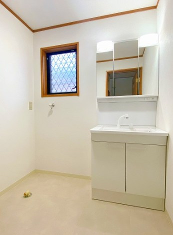 リフォーム　中古戸建　岐阜市粟野台　平成13年築の独立洗面台