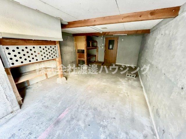 北巣本町一戸建ての駐車場