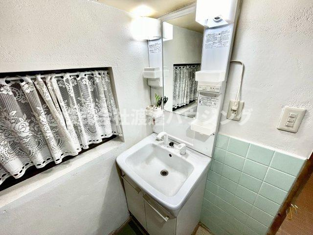 北巣本町一戸建ての洗面所