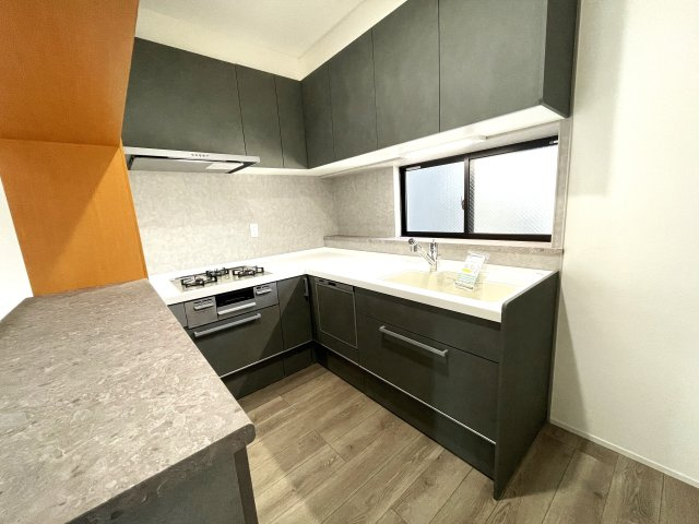 リファレンス天神南のキッチン|
キッチンはしっかりと幅があり、作業も効率よく行えますよ♪