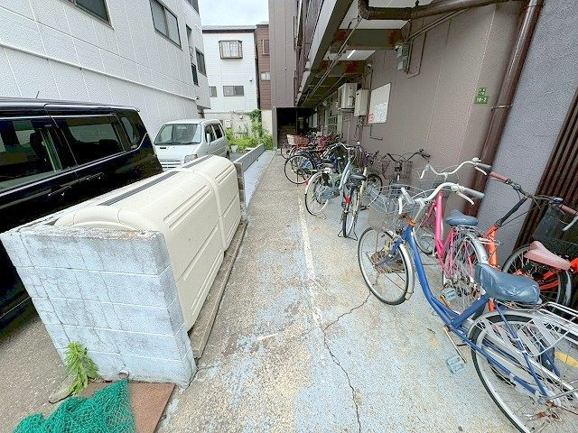 かねまつ上新庄マンションのエントランス