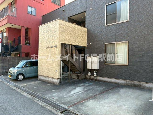 ファミールカーサ平下Ⅱの駐車場
