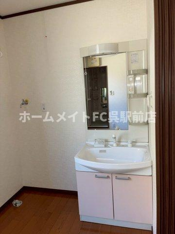 ファミールカーサ平下Ⅱの洗面所