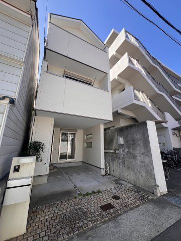 旗塚通5丁目貸家の外観|外観は落ち着いています