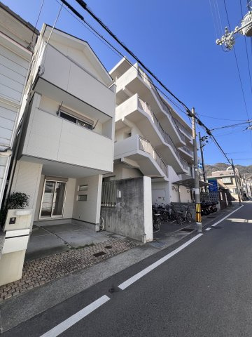 旗塚通5丁目貸家の展望|外観もきれいです