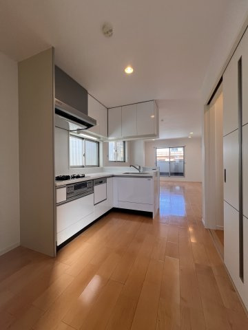 旗塚通5丁目貸家の居間・リビング|居間です