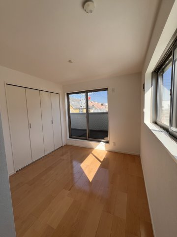 旗塚通5丁目貸家の居間・リビング|使いやすい居間です