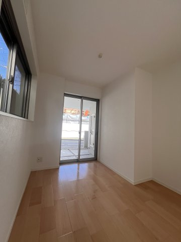 旗塚通5丁目貸家の居間・リビング|使いやすい居間です