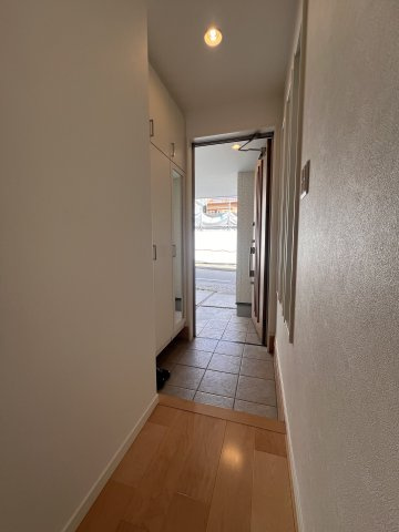 旗塚通5丁目貸家の玄関|シンプルで使いやすい玄関です