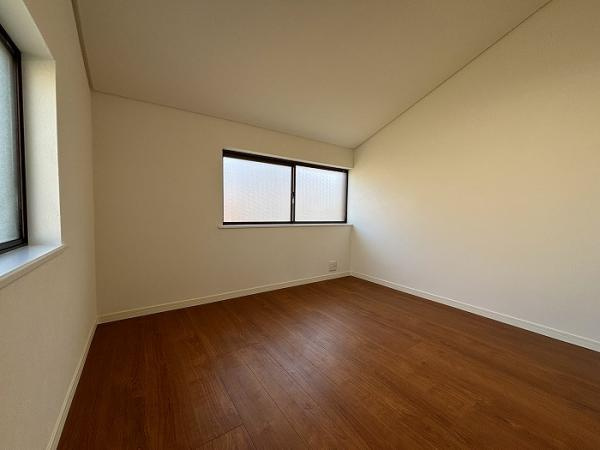 川崎市宮前区神木本町5丁目 戸建の洋室|洋室約4.5帖