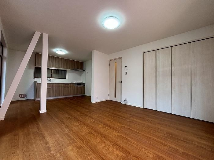 川崎市宮前区神木本町5丁目 戸建の居間・リビング