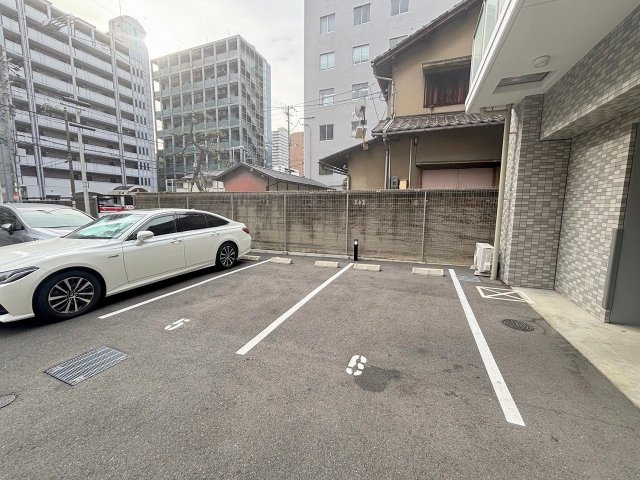エスリードレジデンス新大阪プライムの駐車場