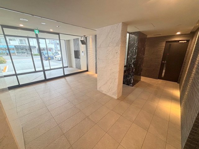 エスリードレジデンス新大阪プライムのロビー