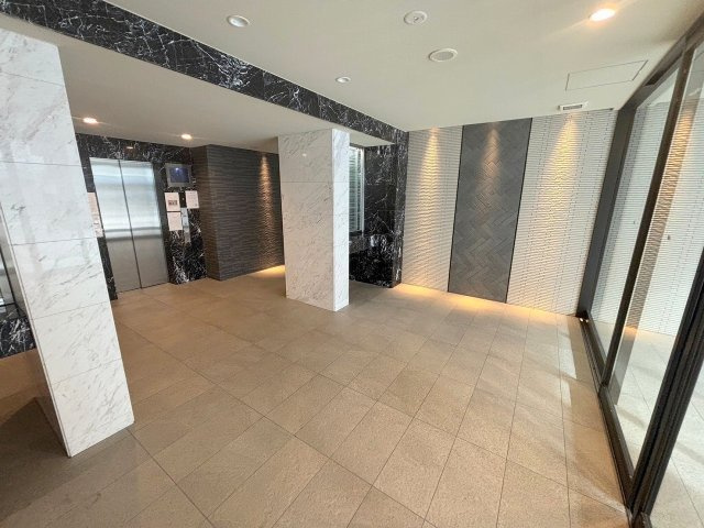 エスリードレジデンス新大阪プライムのロビー