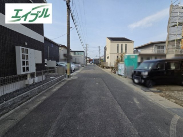 小牧市藤島町出口　新築戸建　2号棟の前面道路含む現地写真