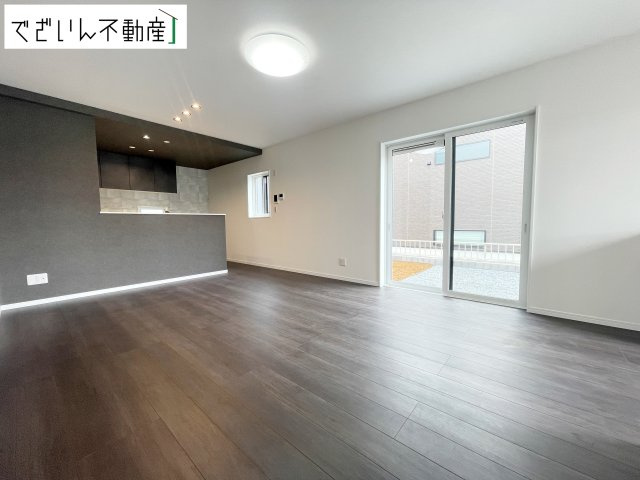 【居間・リビング】 | ワイウッドコート本庄市寿第10期　新築住宅 | ≪4号棟≫
現地(2026年6月撮影)