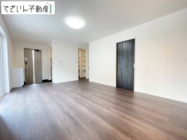 【居間・リビング】 | ワイウッドコート本庄市寿第10期　新築住宅 | ≪4号棟≫
現地(2026年6月撮影)