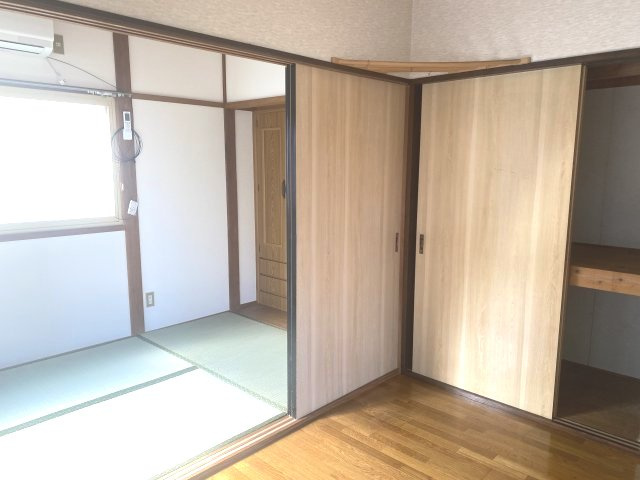 遠野市新町のアパートの和室