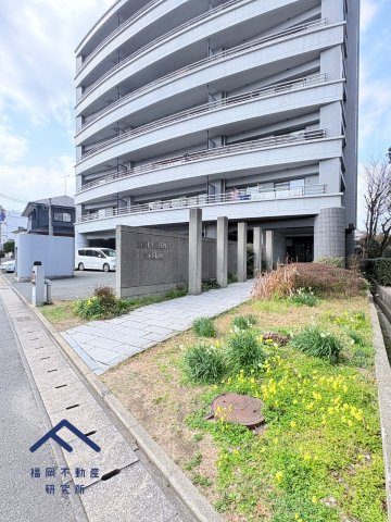 サングレート春日原の外観