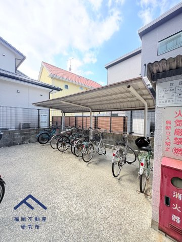 サングレート春日原の駐車場