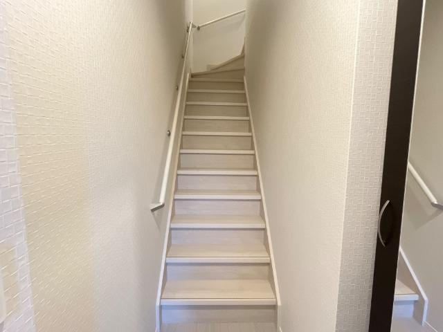 仮）スイートモダン船越の内装|階段（イメージ）