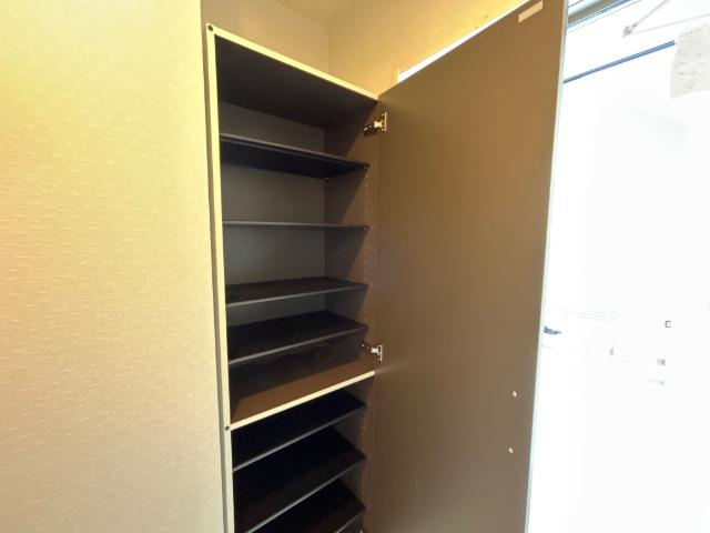 仮）スイートモダン船越の収納|下駄箱（イメージ）