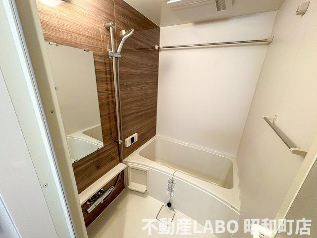 シャテーニュ上本町の浴室