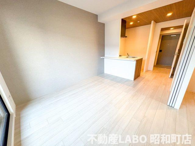 シャテーニュ上本町の居間・リビング