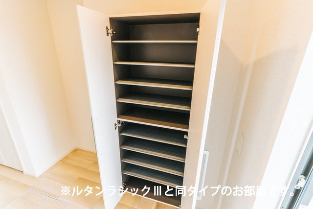 カメリアⅡの収納|ちょっとした収納スペースも充実しています