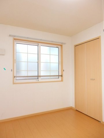 ココミニヨンの内装|明るい色調の室内です
