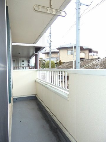 ココミニヨンのバルコニー|暖かな日差しのふりそそぐバルコニー