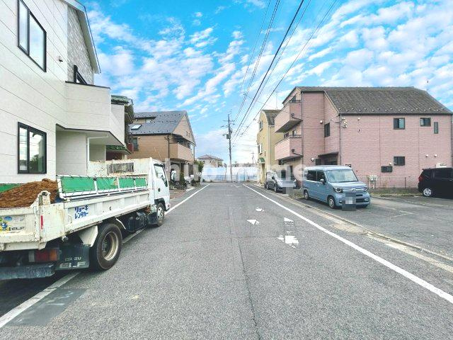 江戸川区北篠崎2丁目新築分譲住宅の前面道路含む現地写真|全面道路