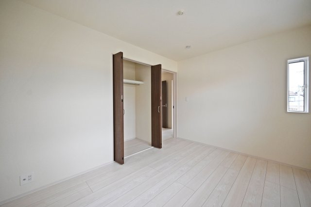 ブルーミングガーデン堀池1丁目新築一戸建│3LDK+駐車2台可(車種制限有)の洋室|-洋室約6帖(2F)-