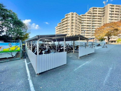 【その他】 | 須磨名谷ハウス1号棟 | 屋根付きが嬉しい自転車置場♪