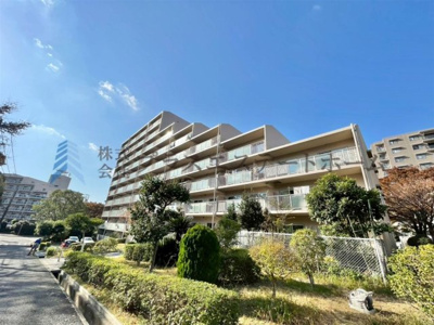 【居間・リビング】 | 須磨名谷ハウス1号棟 | エレベーター2台完備♪忙しい朝も安心♪