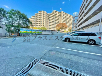 【その他】 | 須磨名谷ハウス1号棟 | 平面駐車場♪通路も広く駐車し易そうです♪