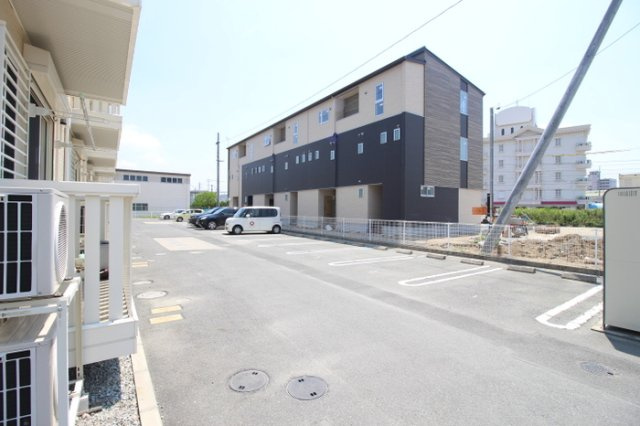 グランドソレイユ　A棟の駐車場