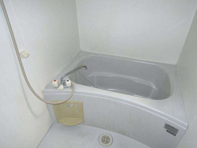 大江アパートⅡの浴室