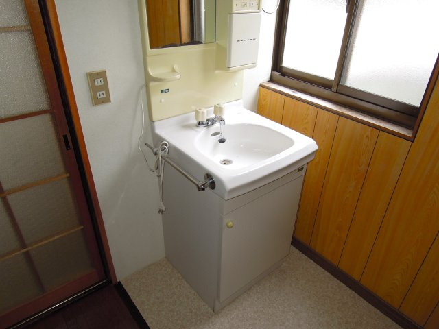 大江アパートⅡの洗面所