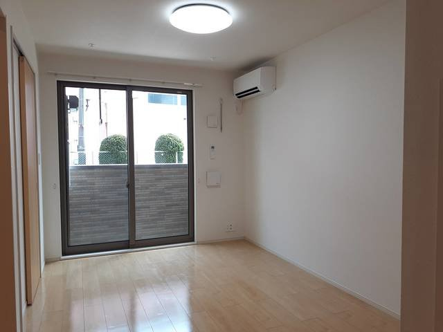 ラ・ファーレ・セゾンの居間・リビング