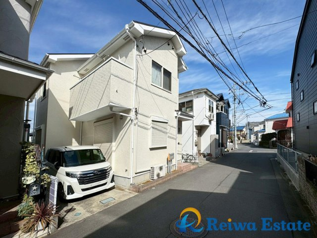 中古戸建　茅ヶ崎市西久保の前面道路含む現地写真