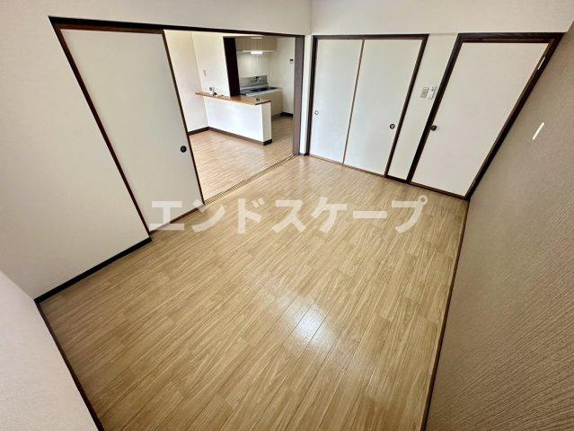 あさひレジデンス高崎上小鳥の洋室|高崎、前橋のお部屋探しはエンドスケープまで！お客様の理想お聞かせ下さい♪