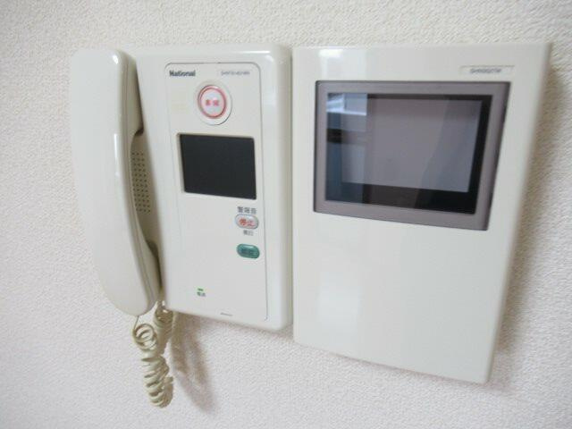 ジュエル板橋区役所前の設備|モニタ付きインターホンです