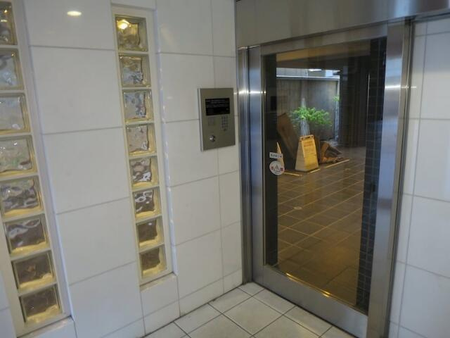 ジュエル板橋区役所前のエントランス|共用部分の入り口です