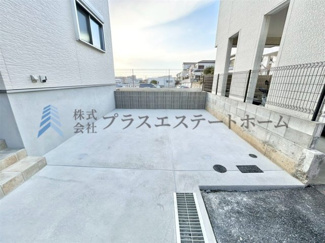 【居間・リビング】 | 垂水区西舞子9丁目　新築戸建 | 対面カウンターで、家族とコミュニケーションを取りながら料理ができるキッチンです♪