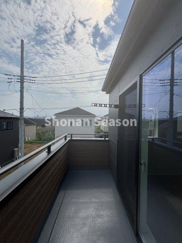 【現地画像あり】秦野市第3戸川　全5棟　1号棟のバルコニー|家族の洗濯物もたくさん干せるバルコニー♪